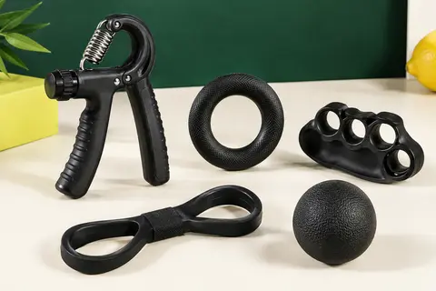 Kit noir de préhension avec poignée réglable, anneau, exerciseur de doigts, bande et balle anti-stress