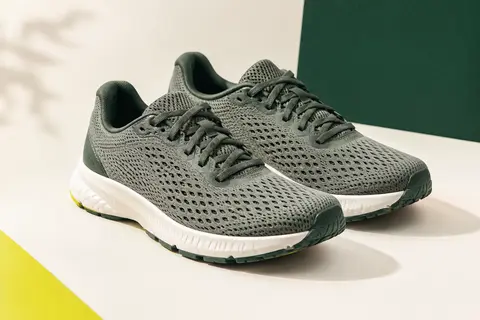 Paire de chaussures de running KOUDYEN à lacets, avec tige en maille et semelle en caoutchouc